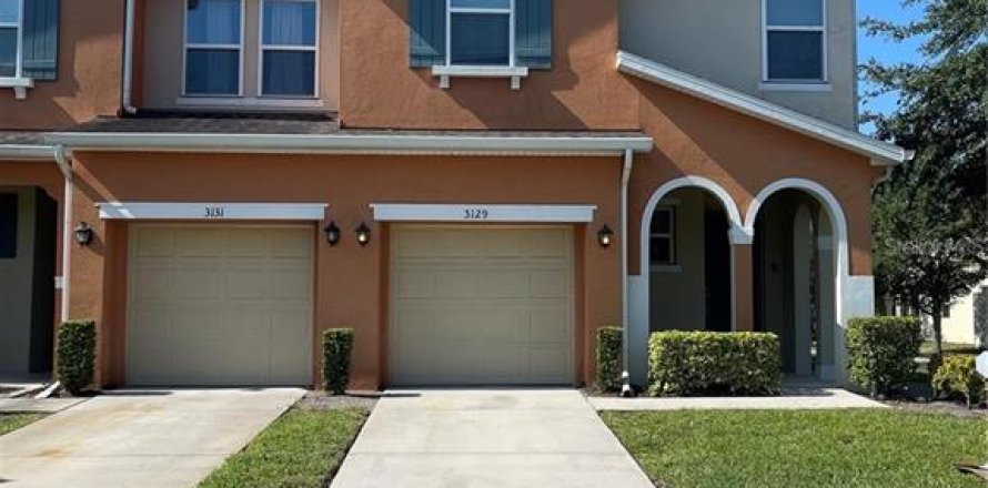 Adosado en Kissimmee, Florida 4 dormitorios, 165.55 m2 № 2109768