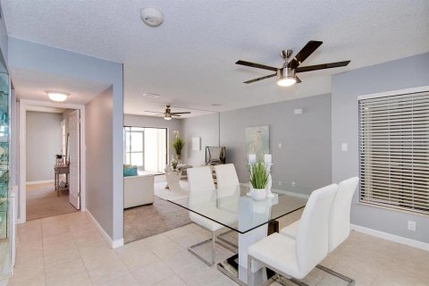 Condominio en venta en Saint Petersburg, Florida, 2 dormitorios, 93.37 m2 № 1821221 - foto 2