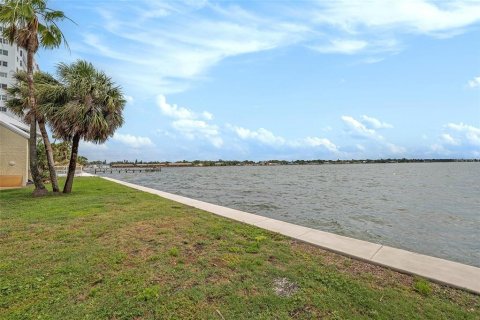 Condominio en venta en Saint Petersburg, Florida, 2 dormitorios, 93.37 m2 № 1821221 - foto 6