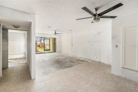 Condominio en venta en Saint Petersburg, Florida, 2 dormitorios, 93.37 m2 № 1821221 - foto 14