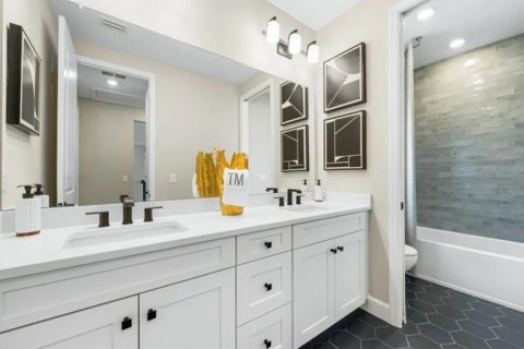 Casa en venta en Odessa, Florida, 5 dormitorios, 357.3 m2 № 2356053 - foto 19