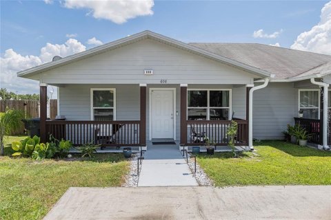 Duplex in Lakeland, Florida 3 bedrooms, 128.76 sq.m. № 1849693 - photo 1