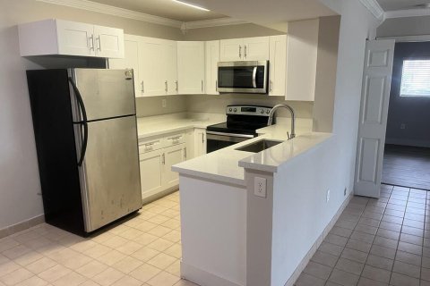 Condominio en alquiler en Pembroke Pines, Florida, 2 dormitorios, 94.39 m2 № 2084051 - foto 3