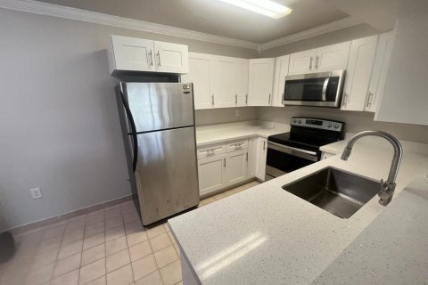 Condominio en alquiler en Pembroke Pines, Florida, 2 dormitorios, 94.39 m2 № 2084051 - foto 2