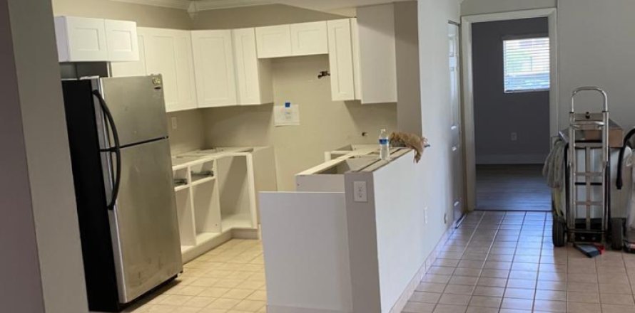 Condominio en Pembroke Pines, Florida, 2 dormitorios № 2084051