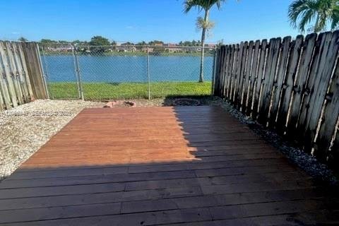 Touwnhouse à Miami, Floride 3 chambres, 135.82 m2 № 2286532