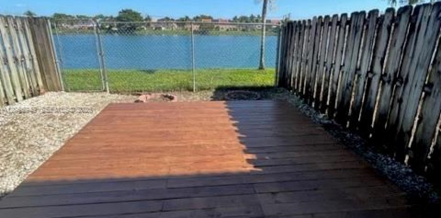 Touwnhouse à Miami, Floride 3 chambres, 135.82 m2 № 2286532
