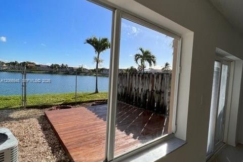 Touwnhouse à louer à Miami, Floride: 3 chambres, 135.82 m2 № 2286532 - photo 22