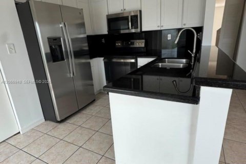 Touwnhouse à louer à Miami, Floride: 3 chambres, 135.82 m2 № 2286532 - photo 20