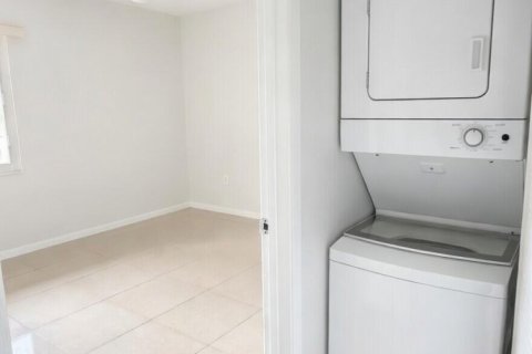 Copropriété à louer à Pembroke Pines, Floride: 2 chambres, 105.63 m2 № 2385497 - photo 13