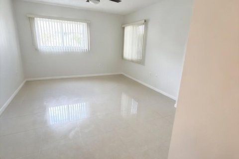 Copropriété à louer à Pembroke Pines, Floride: 2 chambres, 105.63 m2 № 2385497 - photo 9