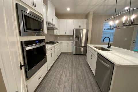 Villa ou maison à louer à Kissimmee, Floride: 4 chambres, 168.8 m2 № 2389260 - photo 13