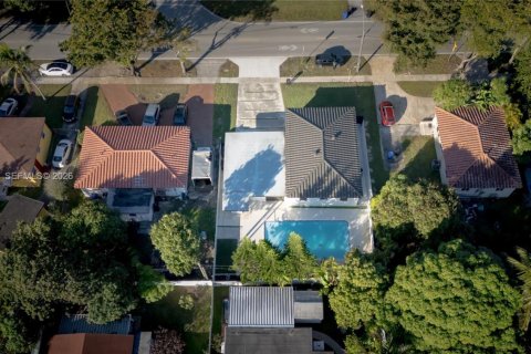 House in North Miami Beach, Florida 4 bedrooms, 153.85 sq.m. № 2020862 - photo 24