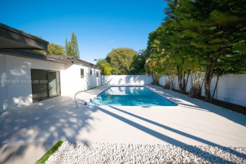 House in North Miami Beach, Florida 4 bedrooms, 153.85 sq.m. № 2020862 - photo 22