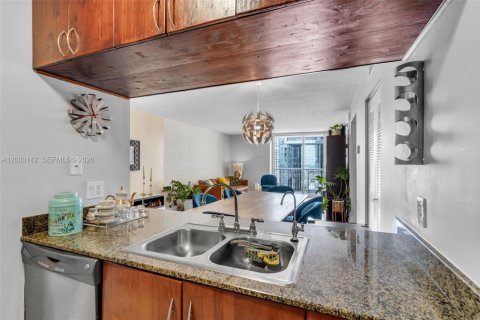 Купить кондоминиум в Майами, Флорида 3 спальни, 114.46м2, № 2068531 - фото 8