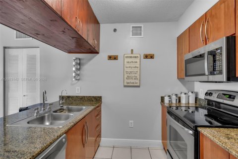 Купить кондоминиум в Майами, Флорида 3 спальни, 114.46м2, № 2068531 - фото 7