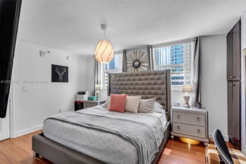 Купить кондоминиум в Майами, Флорида 3 спальни, 114.46м2, № 2068531 - фото 10