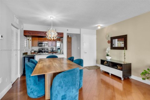 Купить кондоминиум в Майами, Флорида 3 спальни, 114.46м2, № 2068531 - фото 5