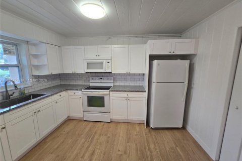 Immobilier commercial à vendre à West Palm Beach, Floride: 145.67 m2 № 2081213 - photo 3