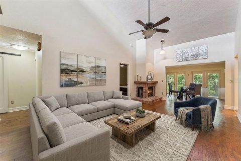 Condo in Maitland, Florida, 3 bedrooms № 2324872 - photo 3