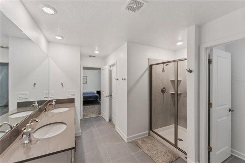 Casa en venta en Orlando, Florida, 5 dormitorios, 227.8 m2 № 1566834 - foto 24