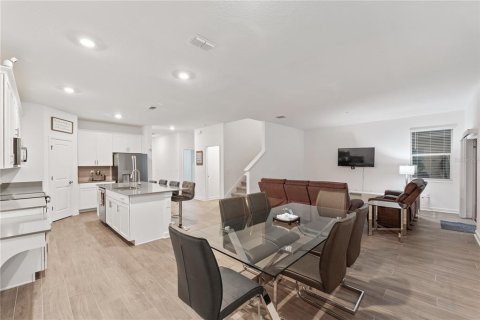 Casa en venta en Orlando, Florida, 5 dormitorios, 227.8 m2 № 1566834 - foto 7