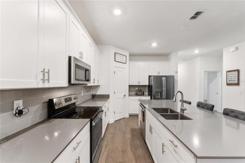 Casa en venta en Orlando, Florida, 5 dormitorios, 227.8 m2 № 1566834 - foto 5