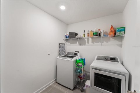 Casa en venta en Orlando, Florida, 5 dormitorios, 227.8 m2 № 1566834 - foto 20