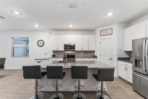 Casa en venta en Orlando, Florida, 5 dormitorios, 227.8 m2 № 1566834 - foto 8