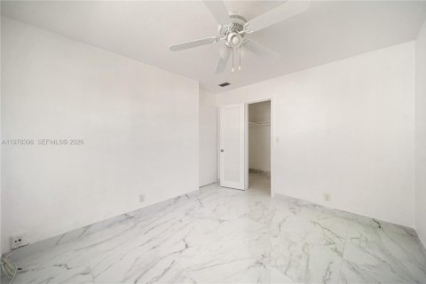 House in Tamarac, Florida 2 bedrooms, 93.65 sq.m. № 2042192 - photo 9