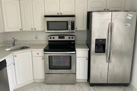 House in Tamarac, Florida 2 bedrooms, 93.65 sq.m. № 2042192 - photo 4