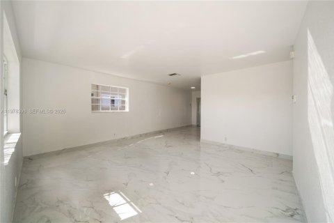 House in Tamarac, Florida 2 bedrooms, 93.65 sq.m. № 2042192 - photo 21