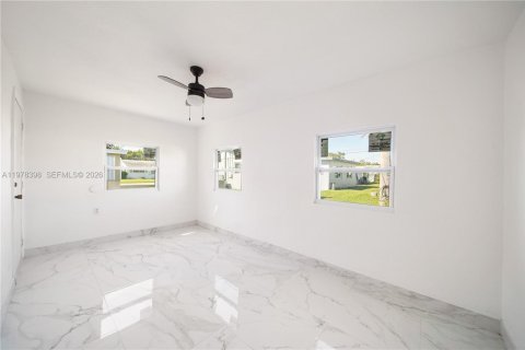 House in Tamarac, Florida 2 bedrooms, 93.65 sq.m. № 2042192 - photo 14