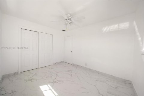 House in Tamarac, Florida 2 bedrooms, 93.65 sq.m. № 2042192 - photo 18