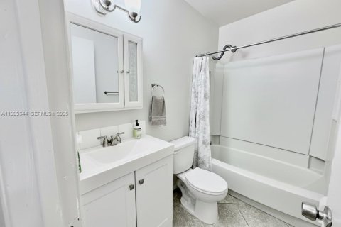 Снять в аренду кондоминиум в Корал-Спрингс, Флорида 1 спальня, 44.13м2, № 1988780 - фото 10