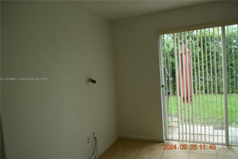 Condo in Homestead, Florida, 2 bedrooms  № 1973940 - photo 24