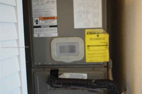 Condo in Homestead, Florida, 2 bedrooms  № 1973940 - photo 16