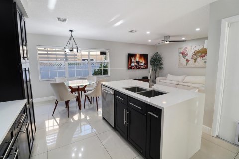 Touwnhouse à louer à Coral Springs, Floride: 3 chambres, 195.56 m2 № 2386865 - photo 10