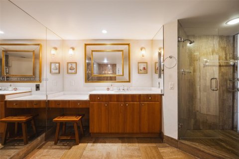 Купить кондоминиум в Майами, Флорида 2 спальни, 176.05м2, № 1505921 - фото 13
