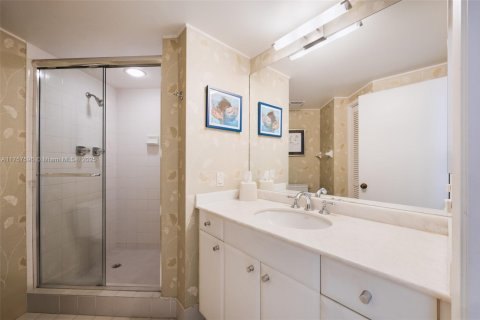 Купить кондоминиум в Майами, Флорида 2 спальни, 176.05м2, № 1505921 - фото 16