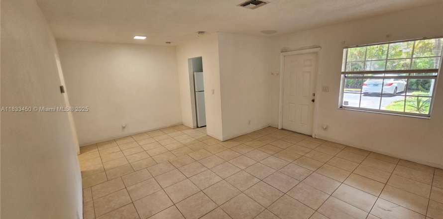 Apartment in Hollywood, Florida 1 bedroom, 65.03 sq.m. № 1811427