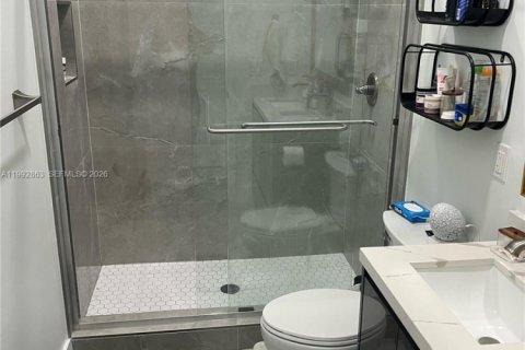 Снять в аренду таунхаус в Холливуд, Флорида 3 спальни, 209.03м2, № 2056875 - фото 17