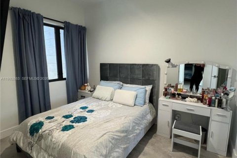 Снять в аренду таунхаус в Холливуд, Флорида 3 спальни, 209.03м2, № 2056875 - фото 9