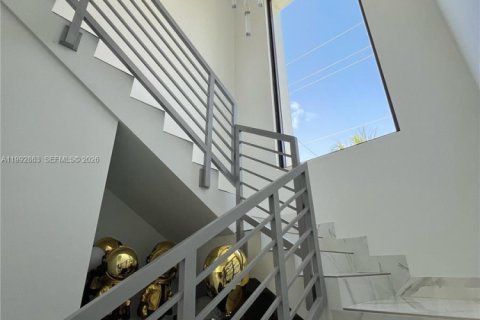 Снять в аренду таунхаус в Холливуд, Флорида 3 спальни, 209.03м2, № 2056875 - фото 6