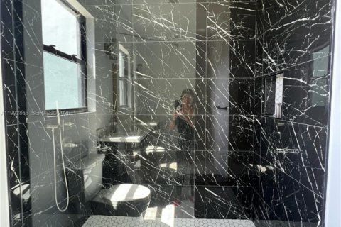 Снять в аренду таунхаус в Холливуд, Флорида 3 спальни, 209.03м2, № 2056875 - фото 11