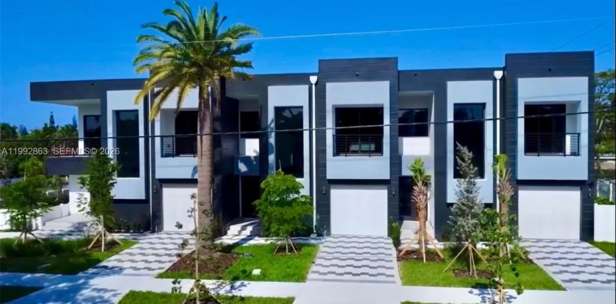 Таунхаус в Холливуд, Флорида 3 спальни, 209.03м2 № 2056875