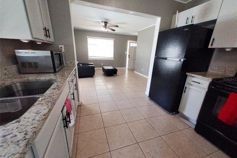 House in Plant City, Florida 2 bedrooms, 62.43 sq.m. № 1787861 - photo 17