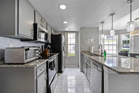 Купить кондоминиум в Киссимми, Флорида 6 комнат, 113.34м2, № 1902049 - фото 11