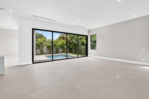 House in Delray Beach, Florida 3 bedrooms, 299.42 sq.m. № 2392140 - photo 17