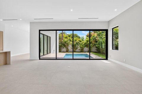 House in Delray Beach, Florida 3 bedrooms, 299.42 sq.m. № 2392140 - photo 15